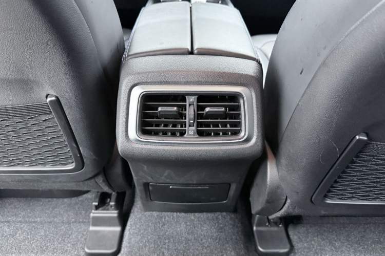 Used BAIC Off-Road BJ40 2020 2.0T Automatic Four-Wheel Drive Urban Hunter Edition Prestige Version Exterior 2