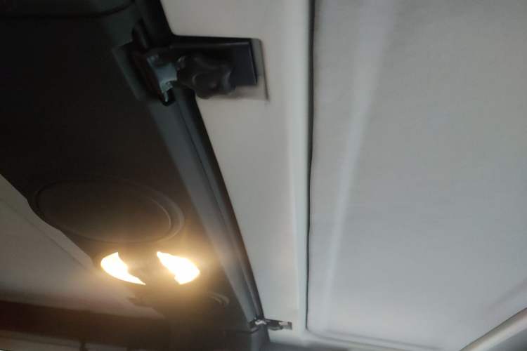 Used BAIC Off-Road BJ40 2020 2.0T Automatic Four-Wheel Drive Tribute Edition 2020 Xieke Version Headliner