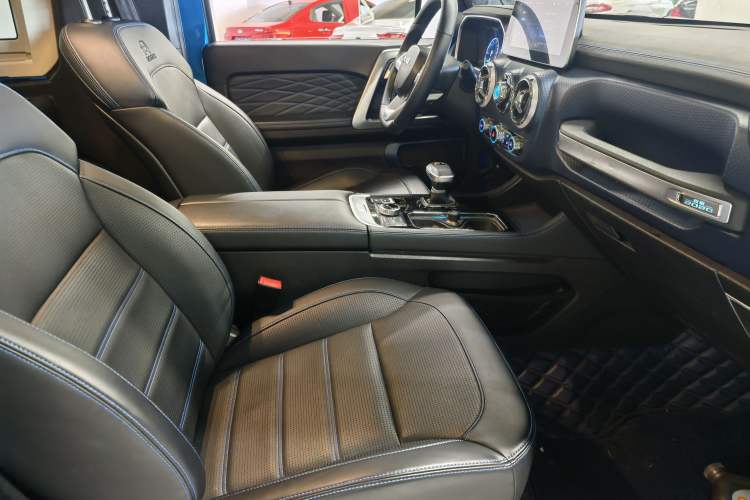 Used BAIC Off-Road BJ40 2020 2.0T Automatic Four-Wheel Drive Tribute Edition 2020 Xieke Version Interior 2