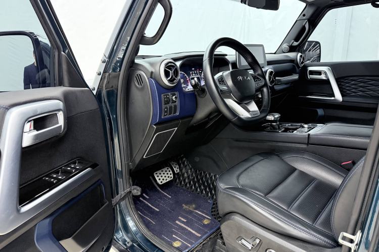 Used BAIC Off-Road BJ40 2020 2.0T Automatic Four-Wheel Drive Urban Hunter Edition Chivalrous Type Interior 4