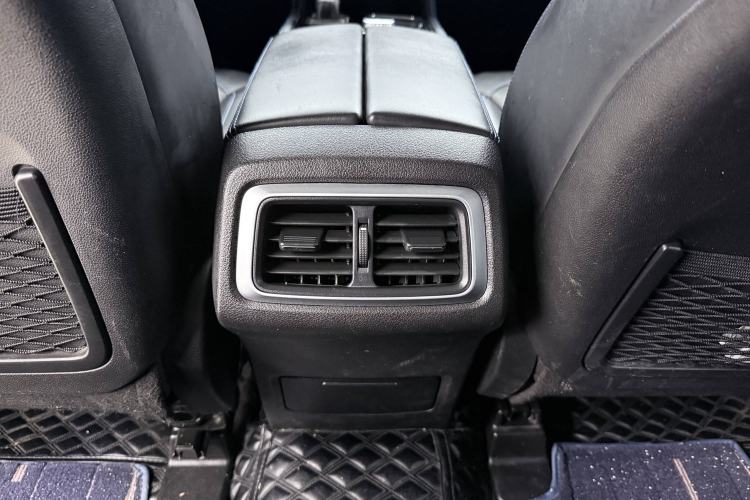 Used BAIC Off-Road BJ40 2020 2.0T Automatic Four-Wheel Drive Urban Hunter Edition Chivalrous Type Interior 6