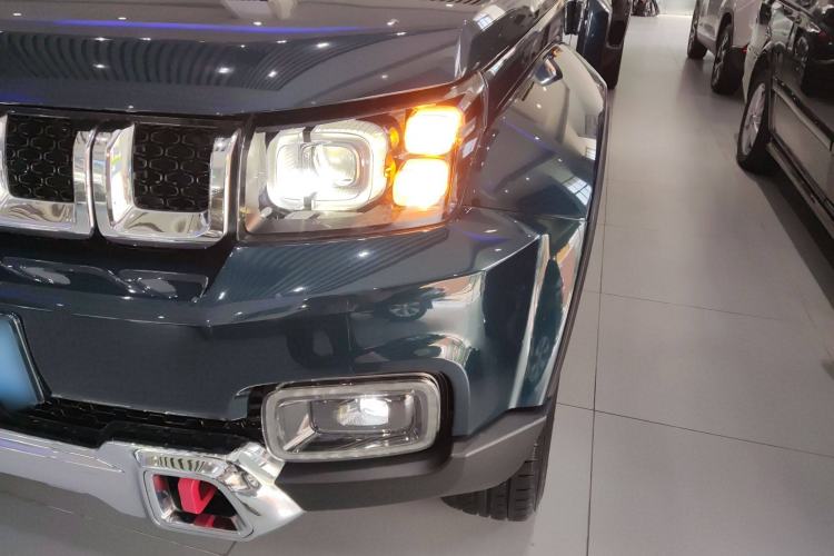 Used BAIC Off-Road BJ40 2020 2.0T Automatic Four-Wheel Drive Urban Hunter Edition Prestige Version Left Front Headlight