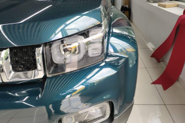 Used BAIC Off-Road BJ40 2020 2.0T Automatic Four-Wheel Drive Urban Hunter Edition Chivalrous Type Left Front Headlight