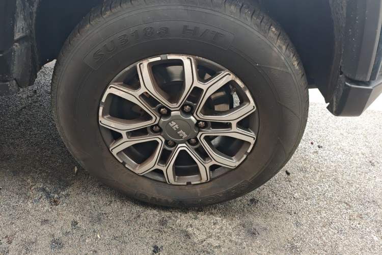 Used BAIC Off-Road BJ40 2020 2.0T Automatic Four-Wheel Drive Urban Hunter Edition Chivalrous Type Right Front Wheel Hub