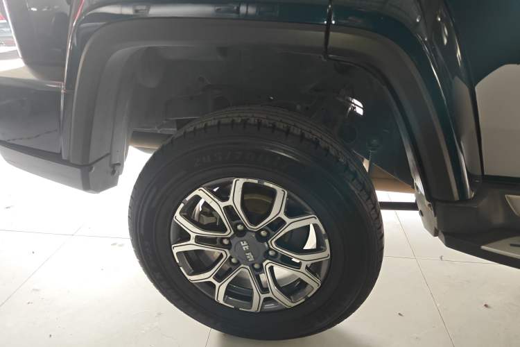 Used BAIC Off-Road BJ40 2020 2.0T Automatic Four-Wheel Drive Urban Hunter Edition Prestige Version Right Rear Wheel Hub