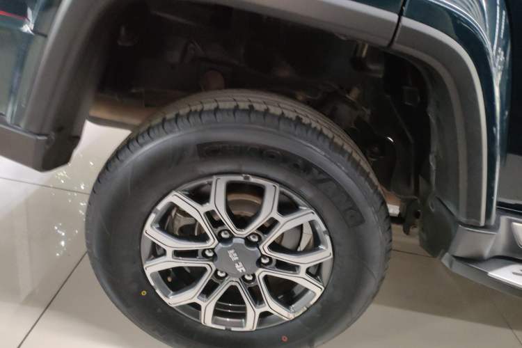 Used BAIC Off-Road BJ40 2020 2.0T Automatic Four-Wheel Drive Urban Hunter Edition Chivalrous Type Right Rear Wheel Hub