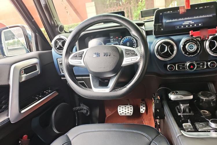 Used BAIC Off-Road BJ40 2020 2.0T Automatic Four-Wheel Drive Urban Hunter Edition Chivalrous Type Steering Wheel