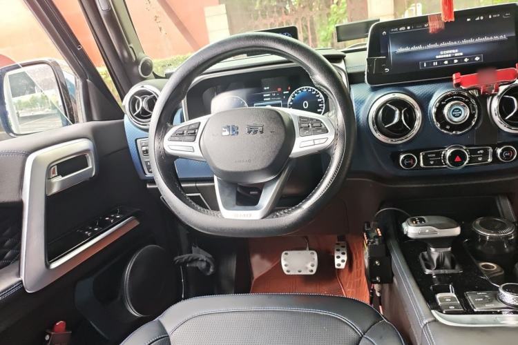 Used BAIC Off-Road BJ40 2020 2.0T Automatic Four-Wheel Drive Urban Hunter Edition Chivalrous Type Steering Wheel