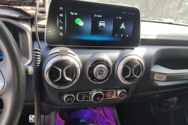 Used BAIC Off-Road BJ40 2020 2.0T Automatic Four-Wheel Drive Tribute Edition 2020 Supreme Version Audio And AC Panel
