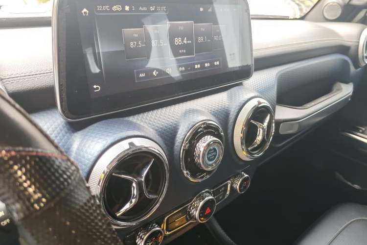 Used BAIC Off-Road BJ40 2020 2.3T Automatic Four-Wheel Drive Rainforest Expedition Edition Audio And AC Panel