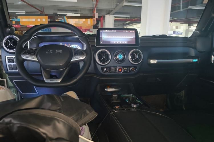 Used BAIC Off-Road BJ40 2020 2.0T Automatic Four-Wheel Drive Tribute Edition 2020 Xieke Version Center Console