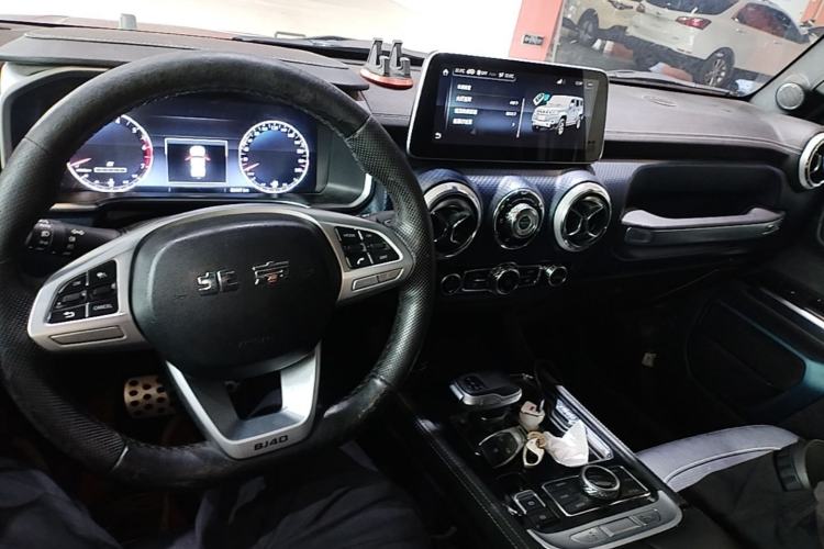 Used BAIC Off-Road BJ40 2020 2.0T Automatic Four-Wheel Drive Tribute Edition 2020 Supreme Version Center Console