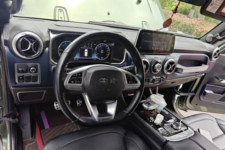 Used BAIC Off-Road BJ40 2020 2.0T Automatic Four-Wheel Drive Tribute Edition 2020 Xieke Version Center Console