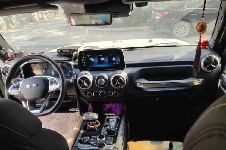 Used BAIC Off-Road BJ40 2020 2.0T Automatic Four-Wheel Drive Tribute Edition 2020 Supreme Version Center Console