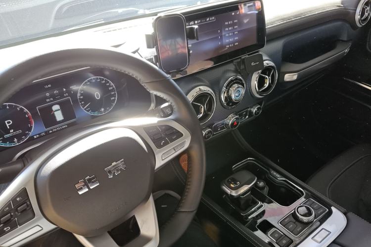 Used BAIC Off-Road BJ40 2020 2.0T Automatic Four-Wheel Drive Tribute Edition 2020 Xieke Version Center Console