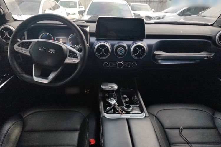Used BAIC Off-Road BJ40 2020 2.0T Automatic Four-Wheel Drive Urban Hunter Edition Chivalrous Type Center Console