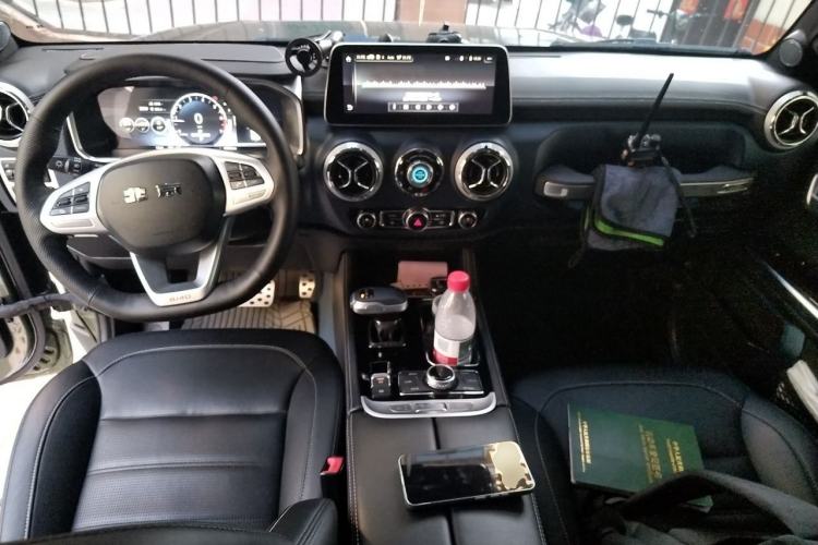 Used BAIC Off-Road BJ40 2020 2.0T Automatic Four-Wheel Drive Tribute Edition 2020 Supreme Version Center Console