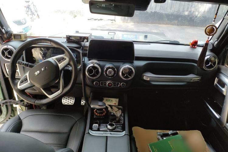 Used BAIC Off-Road BJ40 2020 2.0T Automatic Four-Wheel Drive Tribute Edition 2020 Supreme Version Center Console
