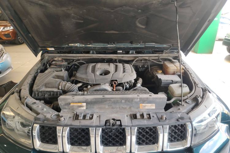 Used BAIC Off-Road BJ40 2020 2.0T Automatic Four-Wheel Drive Urban Hunter Edition Chivalrous Type Engine Bay