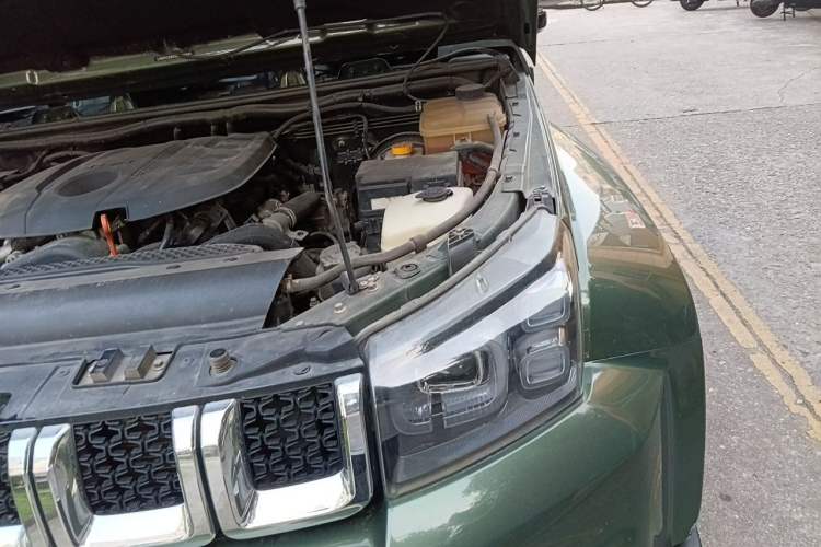 Used BAIC Off-Road BJ40 2020 2.0T Automatic Four-Wheel Drive Tribute Edition 2020 Supreme Version Engine Bay Left