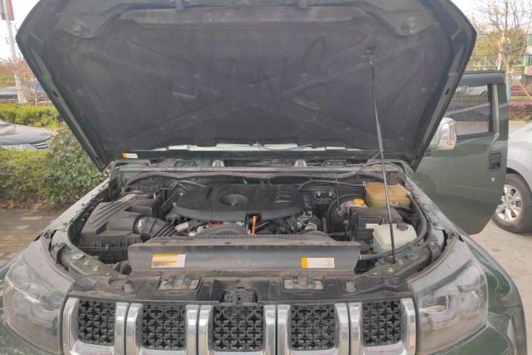 Used BAIC Off-Road BJ40 2020 2.0T Automatic Four-Wheel Drive Urban Hunter Edition Chivalrous Type Engine Bay