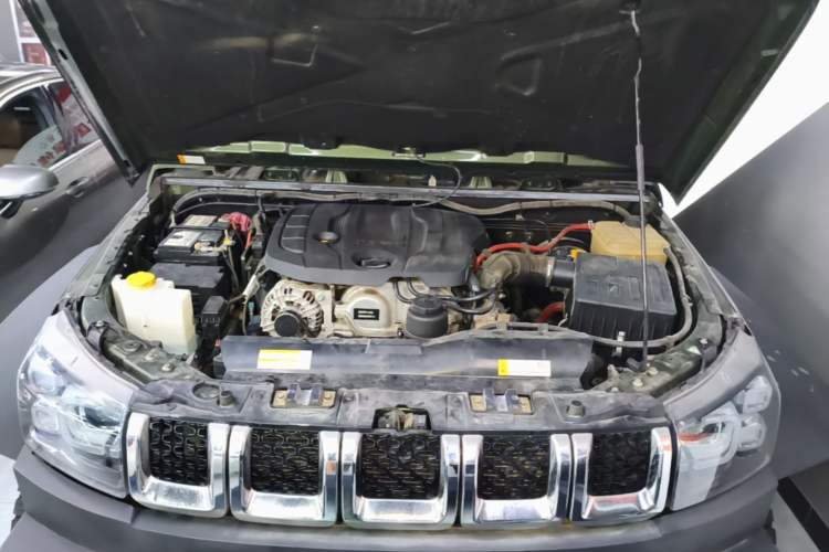Used BAIC Off-Road BJ40 2020 2.3T Automatic Four-Wheel Drive Rainforest Expedition Edition Engine Bay