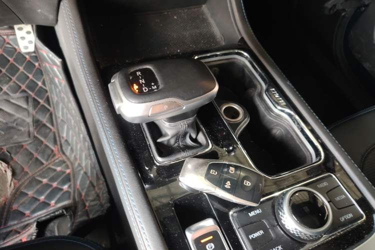 Used BAIC Off-Road BJ40 2020 2.0T Automatic Four-Wheel Drive Urban Hunter Edition Chivalrous Type Gear Lever