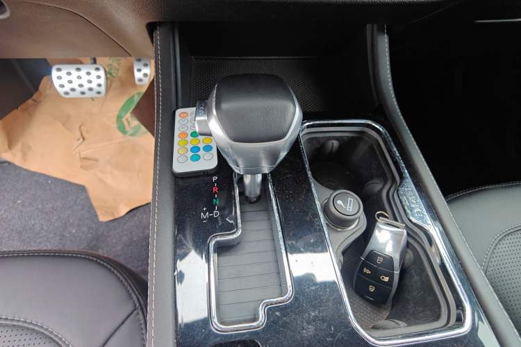 Used BAIC Off-Road BJ40 2020 2.3T Automatic Four-Wheel Drive Rainforest Expedition Edition Gear Lever