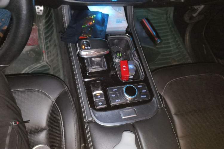 Used BAIC Off-Road BJ40 2020 2.0T Automatic Four-Wheel Drive Tribute Edition 2020 Xieke Version Gear Lever
