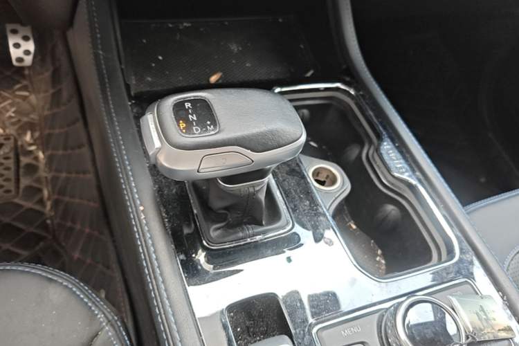 Used BAIC Off-Road BJ40 2020 2.0T Automatic Four-Wheel Drive Urban Hunter Edition Prestige Version Gear Lever