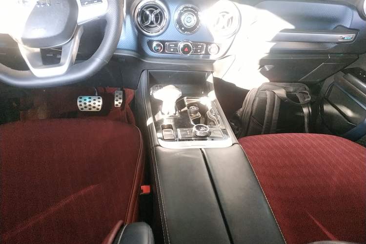 Used BAIC Off-Road BJ40 2020 2.0T Automatic Four-Wheel Drive Urban Hunter Edition Chivalrous Type Gear Lever