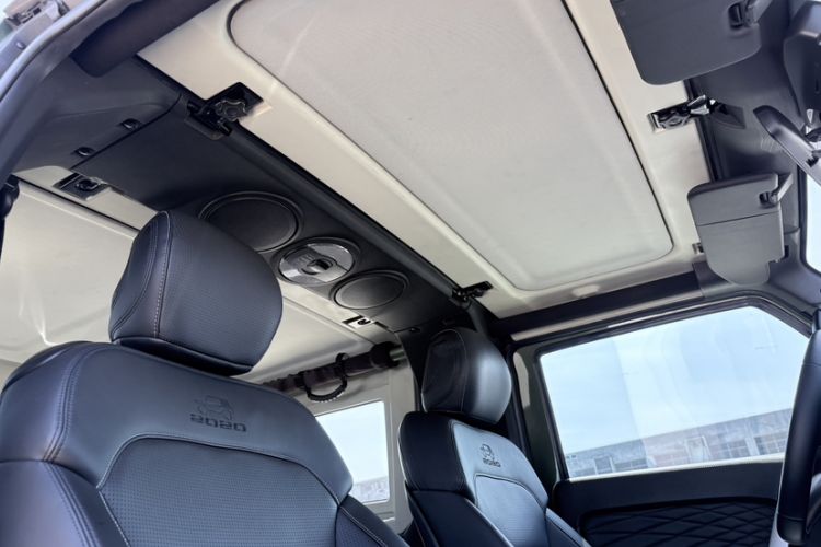 Used BAIC Off-Road BJ40 2020 2.0T Automatic Four-Wheel Drive Tribute Edition 2020 Xieke Version Headliner