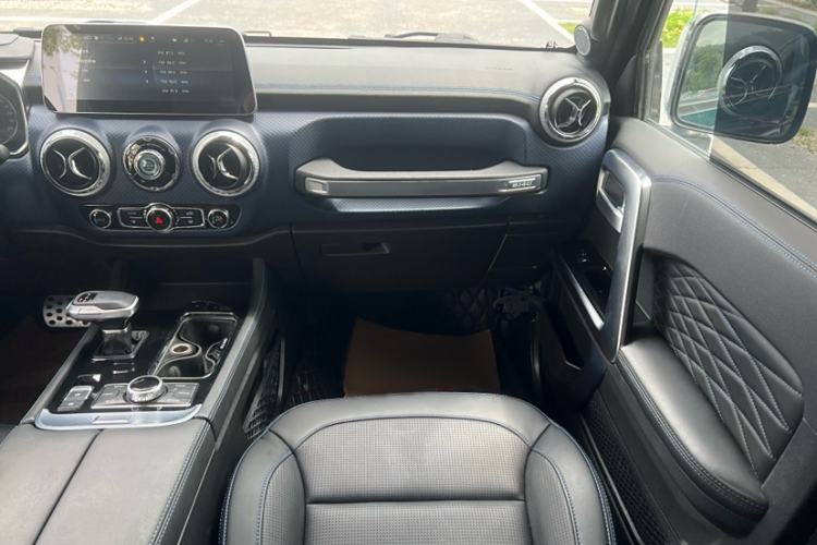 Used BAIC Off-Road BJ40 2020 2.0T Automatic Four-Wheel Drive Urban Hunter Edition Chivalrous Type Interior 11