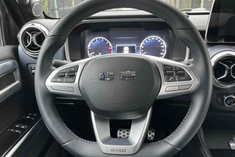 Used BAIC Off-Road BJ40 2020 2.3T Automatic Four-Wheel Drive Rainforest Expedition Edition Interior 2
