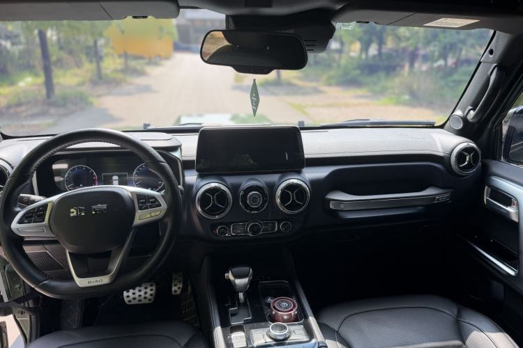 Used BAIC Off-Road BJ40 2020 2.3T Automatic Four-Wheel Drive Rainforest Expedition Edition Interior 2