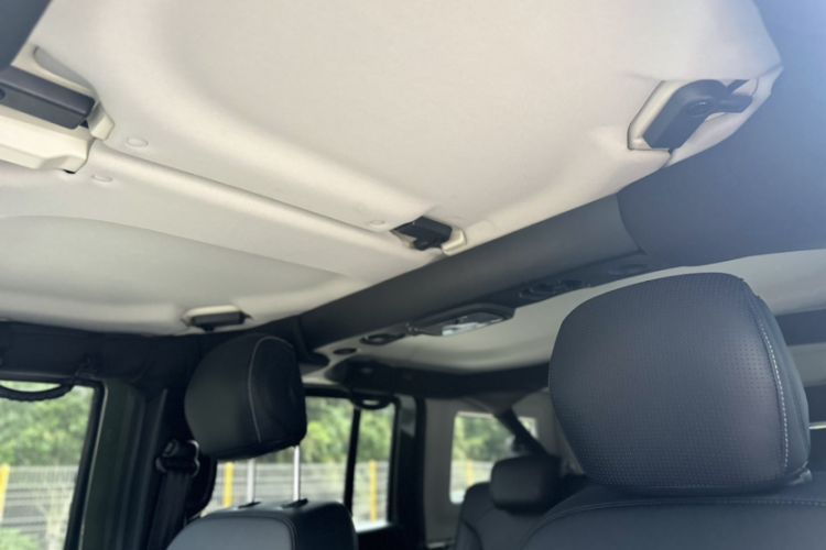 Used BAIC Off-Road BJ40 2020 2.3T Automatic Four-Wheel Drive Rainforest Expedition Edition Interior 2
