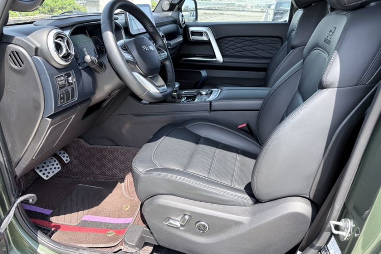 Used BAIC Off-Road BJ40 2020 2.0T Automatic Four-Wheel Drive Tribute Edition 2020 Xieke Version Interior 3
