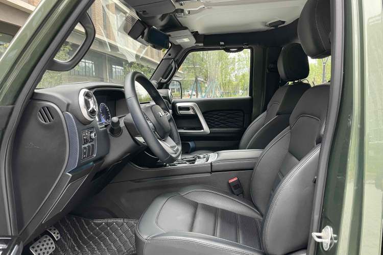 Used BAIC Off-Road BJ40 2020 2.3T Automatic Four-Wheel Drive Rainforest Expedition Edition Interior 3