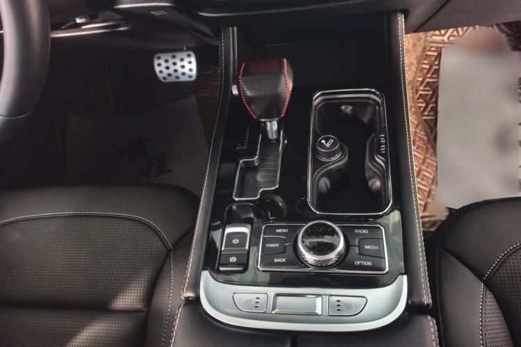 Used BAIC Off-Road BJ40 2020 2.3T Automatic Four-Wheel Drive Rainforest Expedition Edition Interior 3