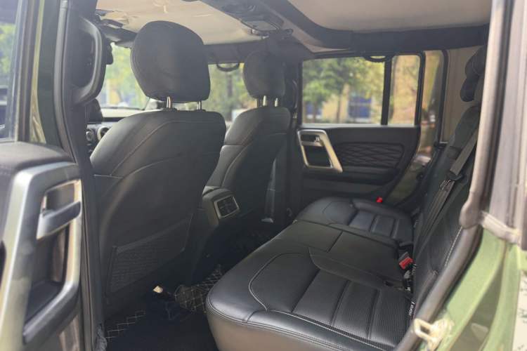 Used BAIC Off-Road BJ40 2020 2.3T Automatic Four-Wheel Drive Rainforest Expedition Edition Interior 3