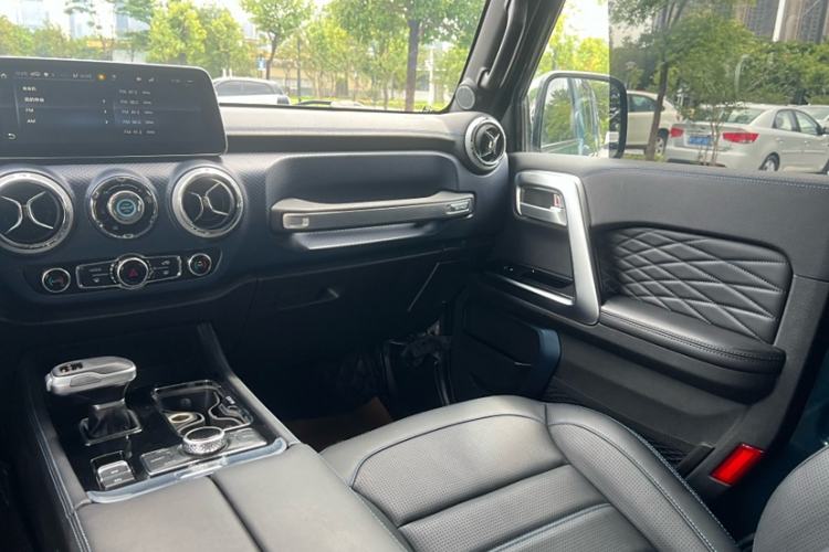 Used BAIC Off-Road BJ40 2020 2.0T Automatic Four-Wheel Drive Urban Hunter Edition Chivalrous Type Interior 6