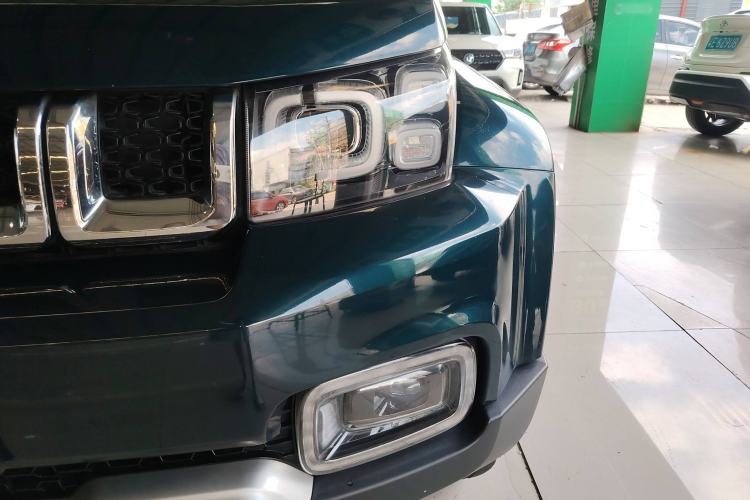 Used BAIC Off-Road BJ40 2020 2.0T Automatic Four-Wheel Drive Urban Hunter Edition Chivalrous Type Left Front Headlight