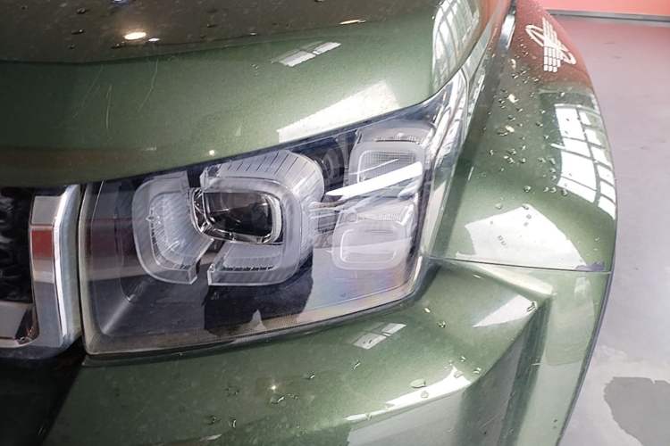 Used BAIC Off-Road BJ40 2020 2.0T Automatic Four-Wheel Drive Tribute Edition 2020 Supreme Version Left Front Headlight