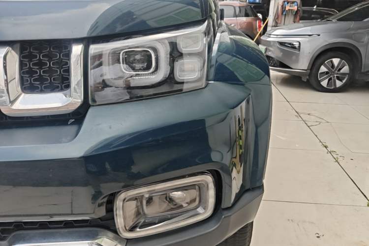 Used BAIC Off-Road BJ40 2020 2.0T Automatic Four-Wheel Drive Urban Hunter Edition Prestige Version Left Front Headlight