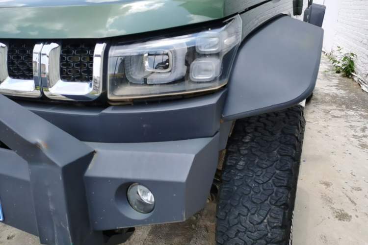 Used BAIC Off-Road BJ40 2020 2.3T Automatic Four-Wheel Drive Rainforest Expedition Edition Left Front Headlight