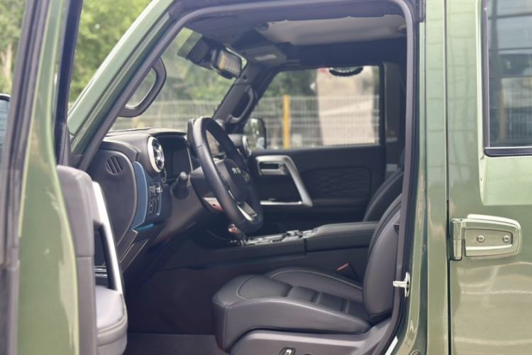 Used BAIC Off-Road BJ40 2020 2.3T Automatic Four-Wheel Drive Rainforest Expedition Edition Left Front Seat