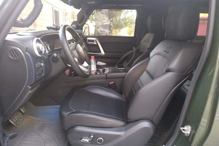 Used BAIC Off-Road BJ40 2020 2.0T Automatic Four-Wheel Drive Tribute Edition 2020 Supreme Version Left Front Seat