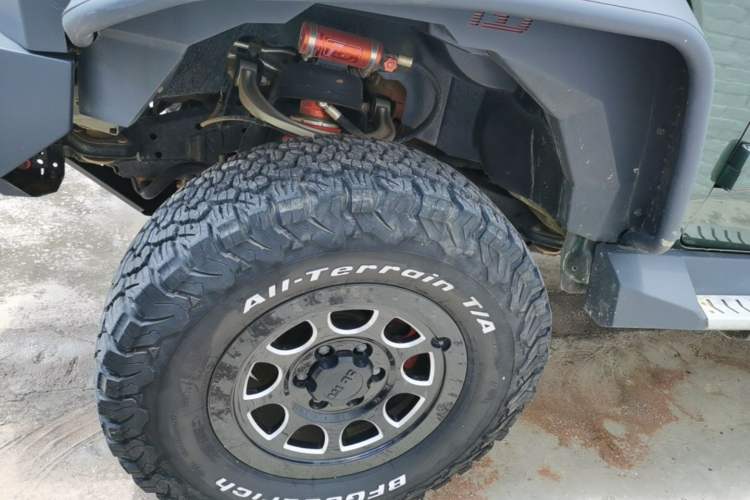 Used BAIC Off-Road BJ40 2020 2.3T Automatic Four-Wheel Drive Rainforest Expedition Edition Left Front Wheel Hub
