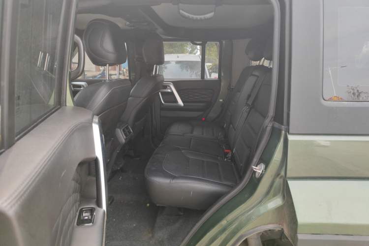 Used BAIC Off-Road BJ40 2020 2.0T Automatic Four-Wheel Drive Urban Hunter Edition Chivalrous Type Left Rear Seat