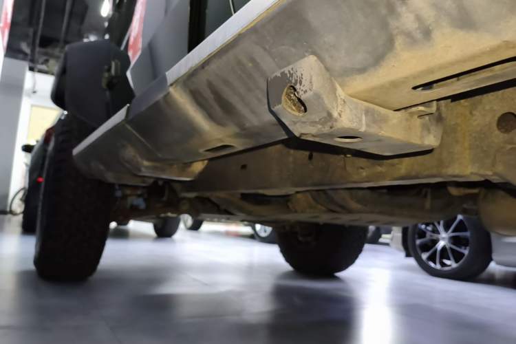 Used BAIC Off-Road BJ40 2020 2.3T Automatic Four-Wheel Drive Rainforest Expedition Edition Left Side Sill